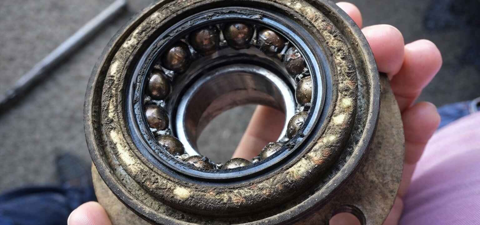 Чем опасна эксплуатация с поврежденным подшипником