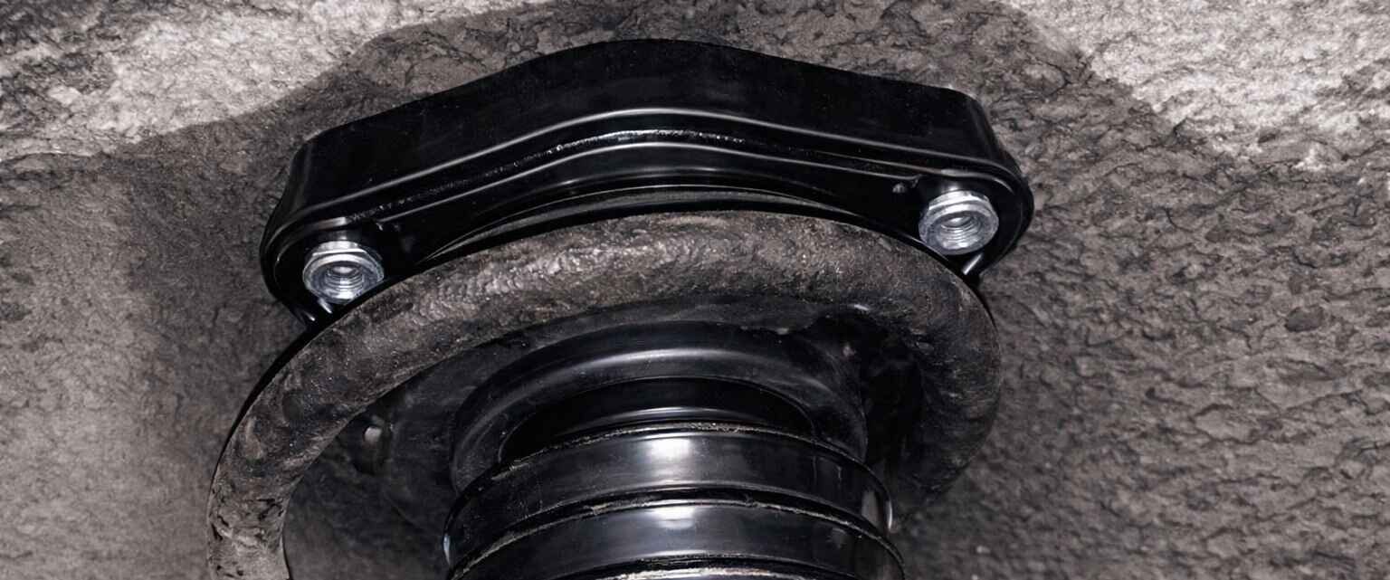 Осмотр проставок на трещины и деформации