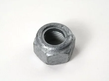 Гайка кул опори M14X1.5 E90/R55 BMW 31106774714
