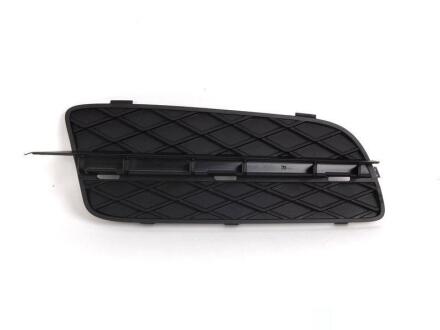 Решітка переднього бампера BMW 51117159594