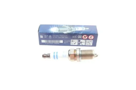 Свеча зажигания бензин платина 1 шт BOSCH 0 242 240 650