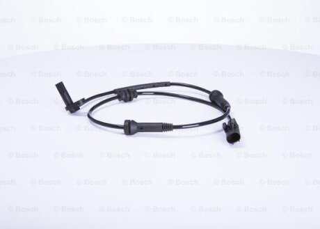ДАТЧИК ШВИДК.ОБЕРТ.КОЛЕСА ПЕРЕД BOSCH 0986594580