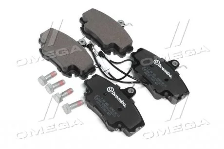 Тормозные колодки передние дисковые BREMBO P68 008