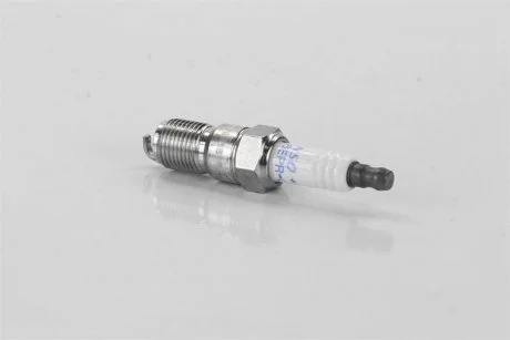Свічка запалювання бензин платина 1 шт DENSO PT16EPR-L13