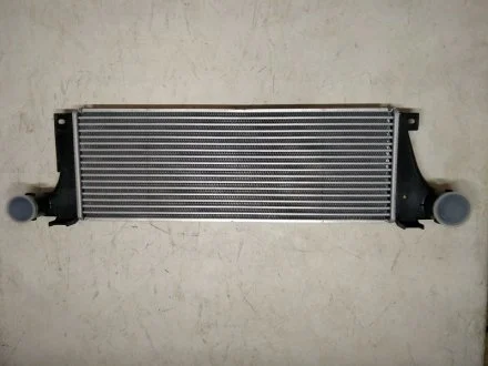 Радиатор интеркулера IVECO Daily E2 96-99, Daily E1 90-96 EMMERRE 906930