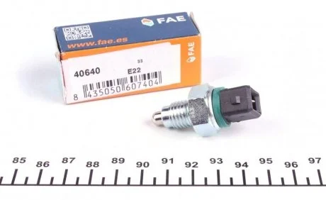 Датчик включения подсветки движения задним ходом FAE 40640