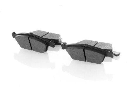 Тормозные колодки передние дисковые GM 5520178820000