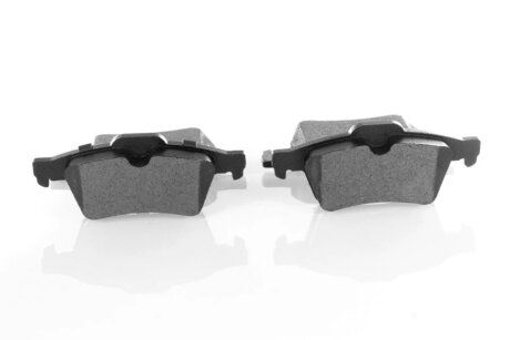 Тормозные колодки дисковые GM 93183140