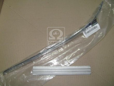 Молдинг переднього бампера ни Hyundai/Kia/Mobis 865833K710