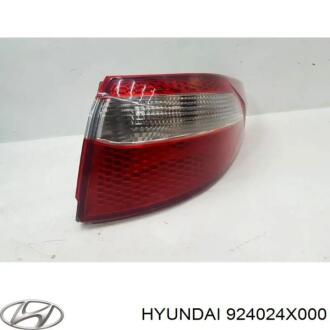 Фонарь задний справа Hyundai/Kia/Mobis 924024X000