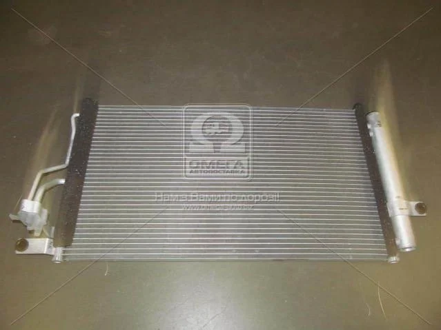 Радиатор кондиционера (Конденсатор) с осушителем Hyundai/Kia/Mobis 976062L600 (фото 1)
