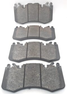 Колодки тормозные передние LAND ROVER LR160069