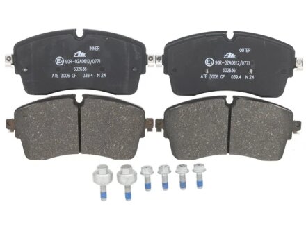 Колодки тормозные LAND ROVER LR164029
