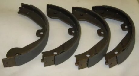 Тормозные колодки задние барабанные LAND ROVER SFS000051