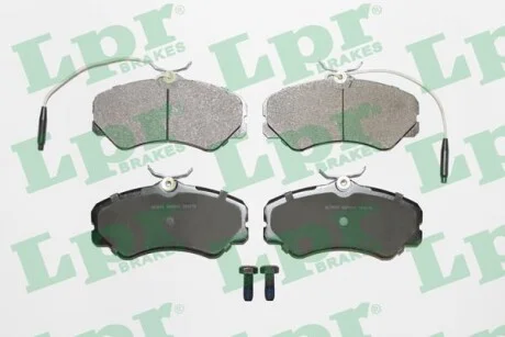 Тормозные колодки передние дисковые LPR 05P011