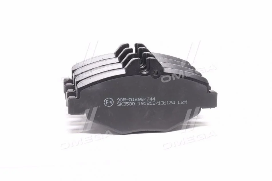 Тормозные колодки передние дисковые LPR 05P1124 (фото 1)