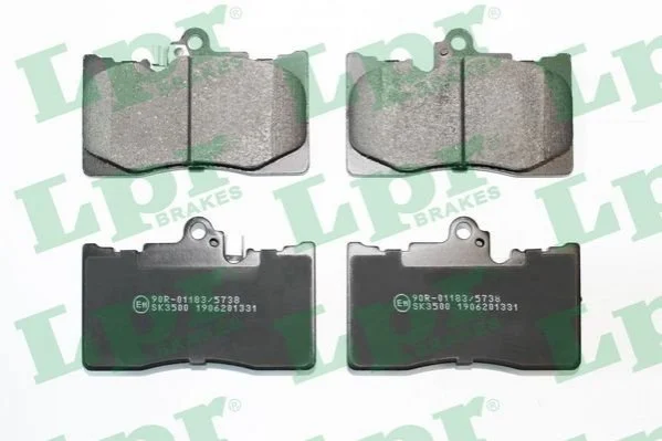 Тормозные колодки передние дисковые LPR 05P1331 (фото 1)