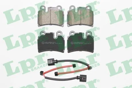 Тормозные колодки дисковые LPR 05P1380