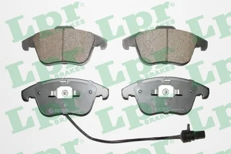 Тормозные колодки передние дисковые LPR 05P1391