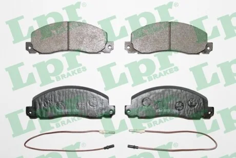 Тормозные колодки передние дисковые LPR 05P278
