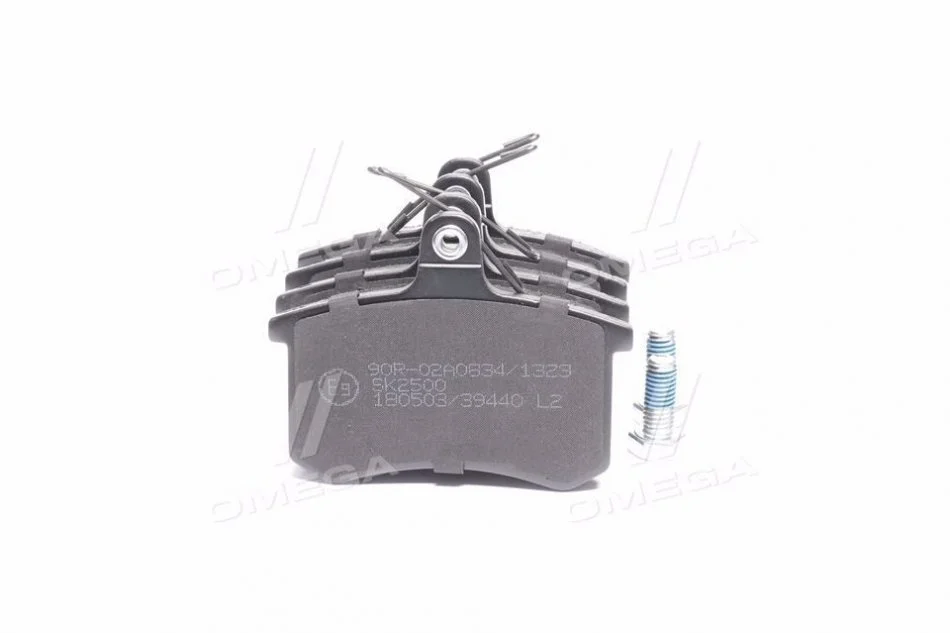 Тормозные колодки задние дисковые LPR 05P440 (фото 1)