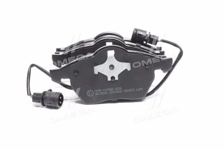 Тормозные колодки передние дисковые LPR 05P453