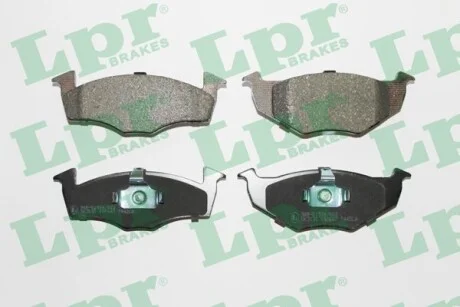 Тормозные колодки передние дисковые LPR 05P667
