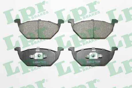 Тормозные колодки передние дисковые LPR 05P668