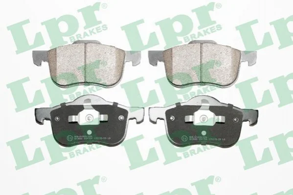 Тормозные колодки передние дисковые LPR 05P704 (фото 1)