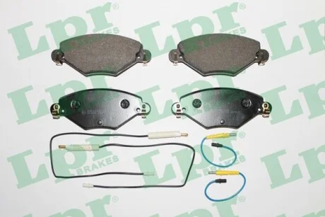 Тормозные колодки передние дисковые LPR 05P793