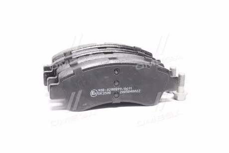 Тормозные колодки передние дисковые LPR 05P802