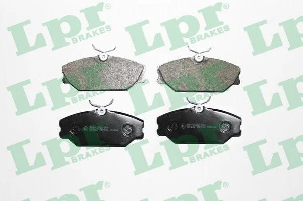 Тормозные колодки передние дисковые LPR 05P816 (фото 1)