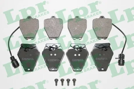 Тормозные колодки передние дисковые LPR 05P981