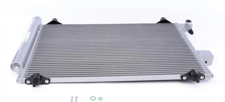 Радiатор кондицiонера MAHLE / KNECHT AC 585 001S