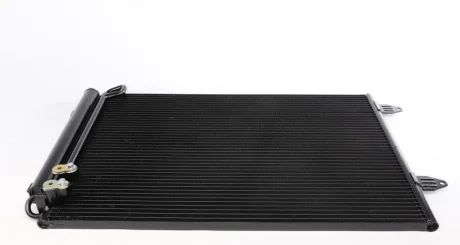 Конденсер кондиціонера MAHLE / KNECHT AC 666 000S
