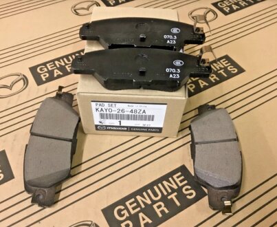 Колодки гальмівні задні дискові MAZDA KAY02648ZA