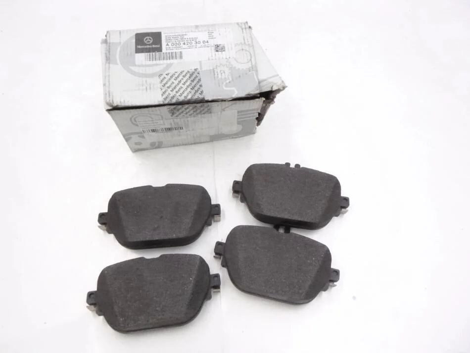 Гальмівні колодки дискові MERCEDES-BENZ A0004203004 (фото 1)