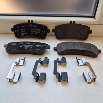Колодки тормозные MERCEDES-BENZ A0004204604W