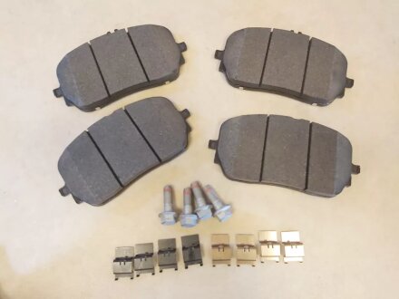 Колодки тормозные передние MERCEDES-BENZ A0004206703