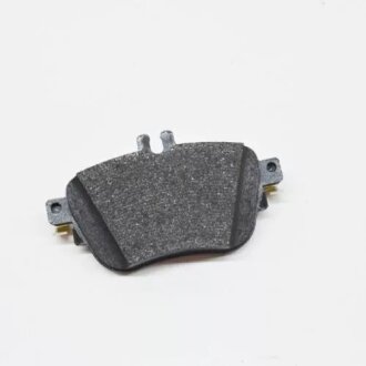 [Замена на A0004209203 ] Комплект тормозных колодок MERCEDES-BENZ A0004209700