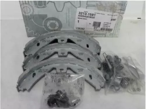 Гальмівні колодки задні MERCEDES-BENZ A0054203620 (фото 1)