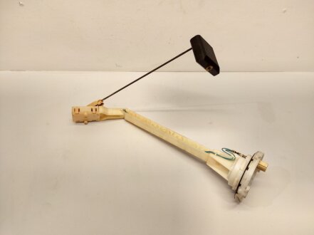 Датчик уровня топлива MERCEDES-BENZ A2205421317