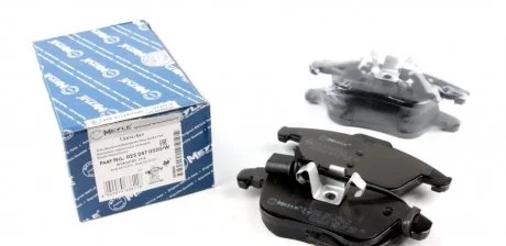 Тормозные колодки передние дисковые MEYLE 025 247 0520/W
