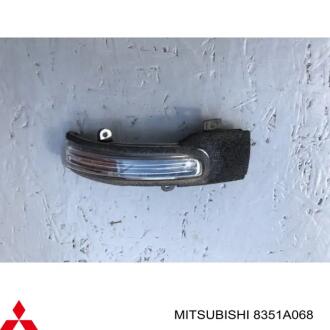 Повторитель поворота MITSUBISHI 8351A068