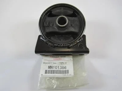 Подушка двигуна MITSUBISHI MN101386