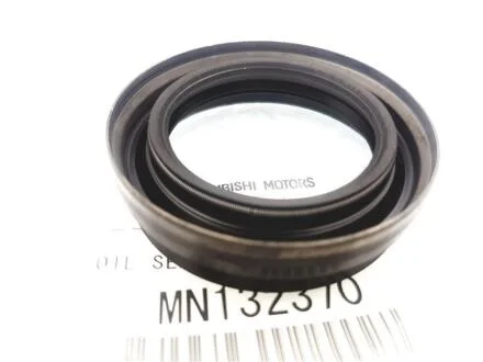 Сальник полуоси MITSUBISHI MN132370