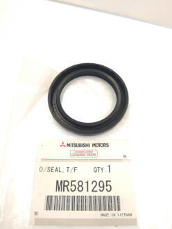Сальник полуоси MITSUBISHI MR581295