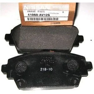Тормозные колодки передние дисковые NISSAN 41060AV126