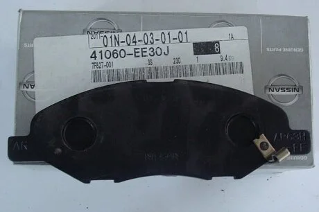 Тормозные колодки передние дисковые NISSAN 41060EE30J