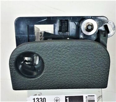 Замок крышки ящика для рукава NISSANV NISSAN 68630EQ300